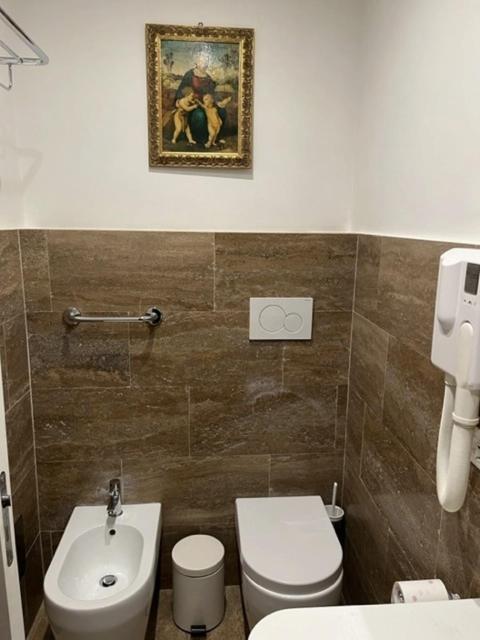 Camera X2 Con Splendida Vista Sulle Terme Di Diocleziano E Sul Chiostro Di Michelangelo Rome Exterior photo