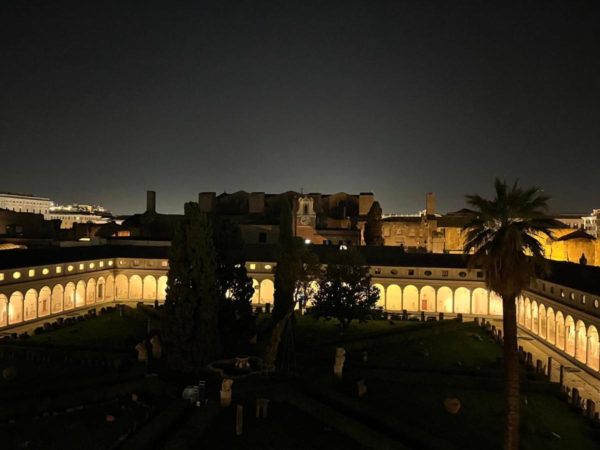 Camera X2 Con Splendida Vista Sulle Terme Di Diocleziano E Sul Chiostro Di Michelangelo Rome Exterior photo
